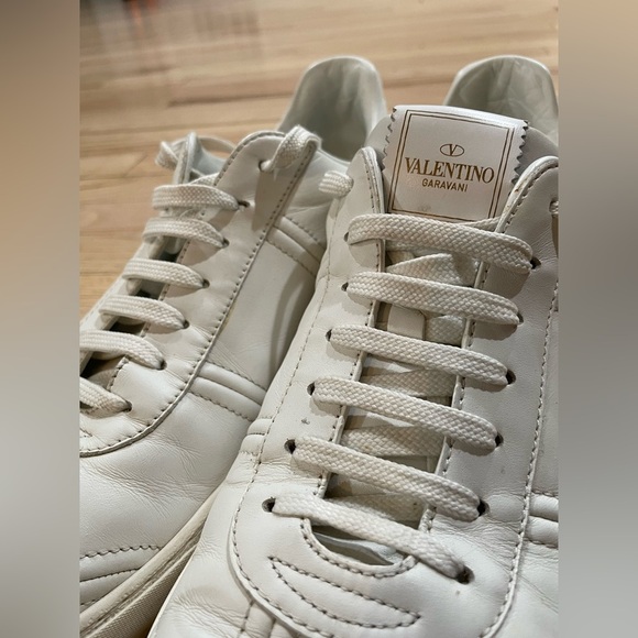 Men’s Valentino Garavani White Leather Sneakers- Well Taken Care of! - Picture 4 of 8